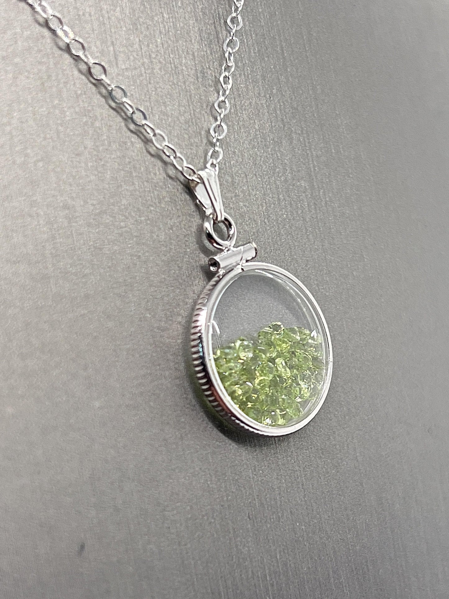 Handmade dime size sterling silver peridot shaker locket lucite view locket, necklace, beautiful may birthstone. 2.0 tcw