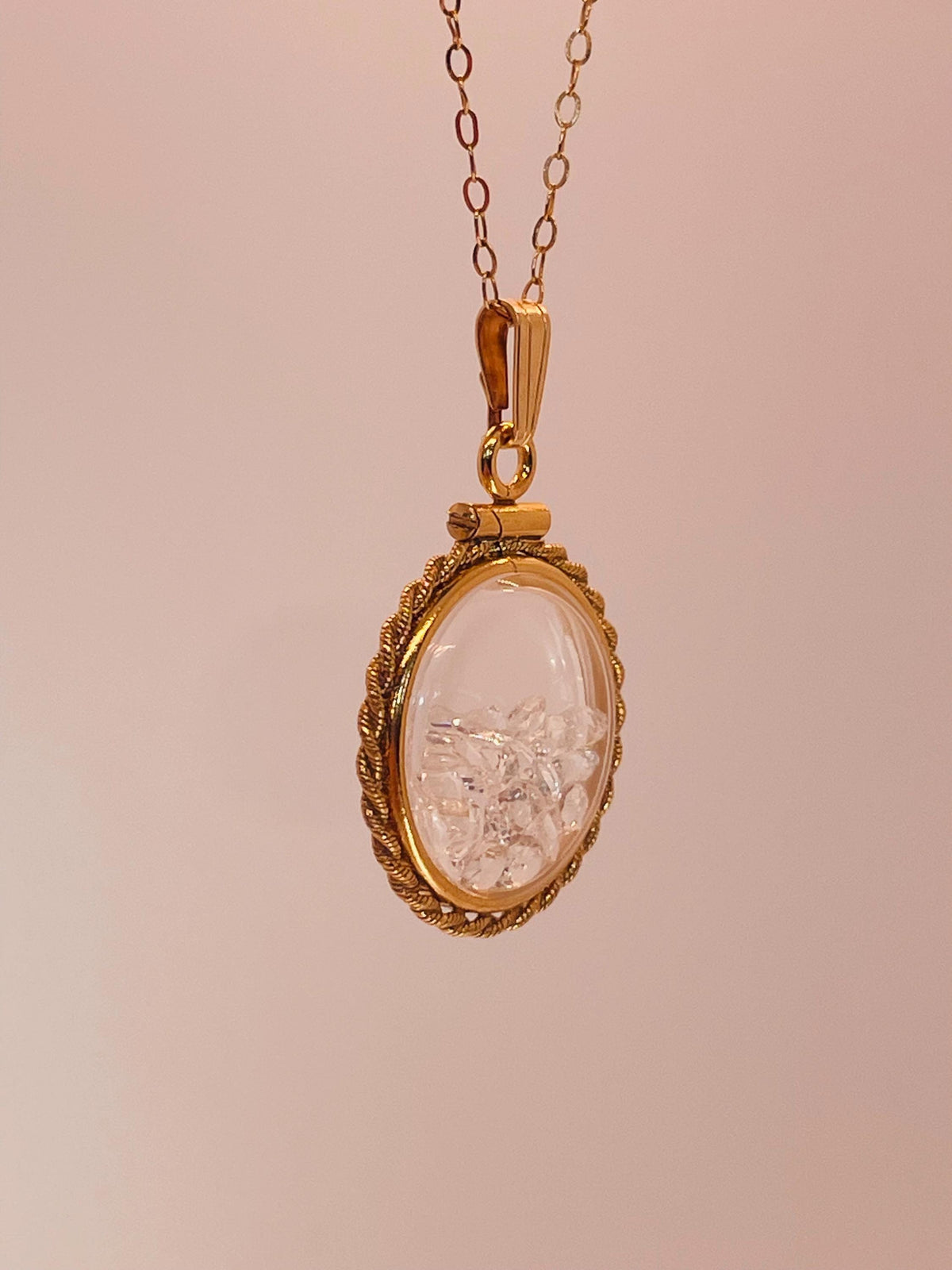 Hand made 21 mm nickel size 14k gold filled lucite genuine white topaz shaker locket with rope edge.