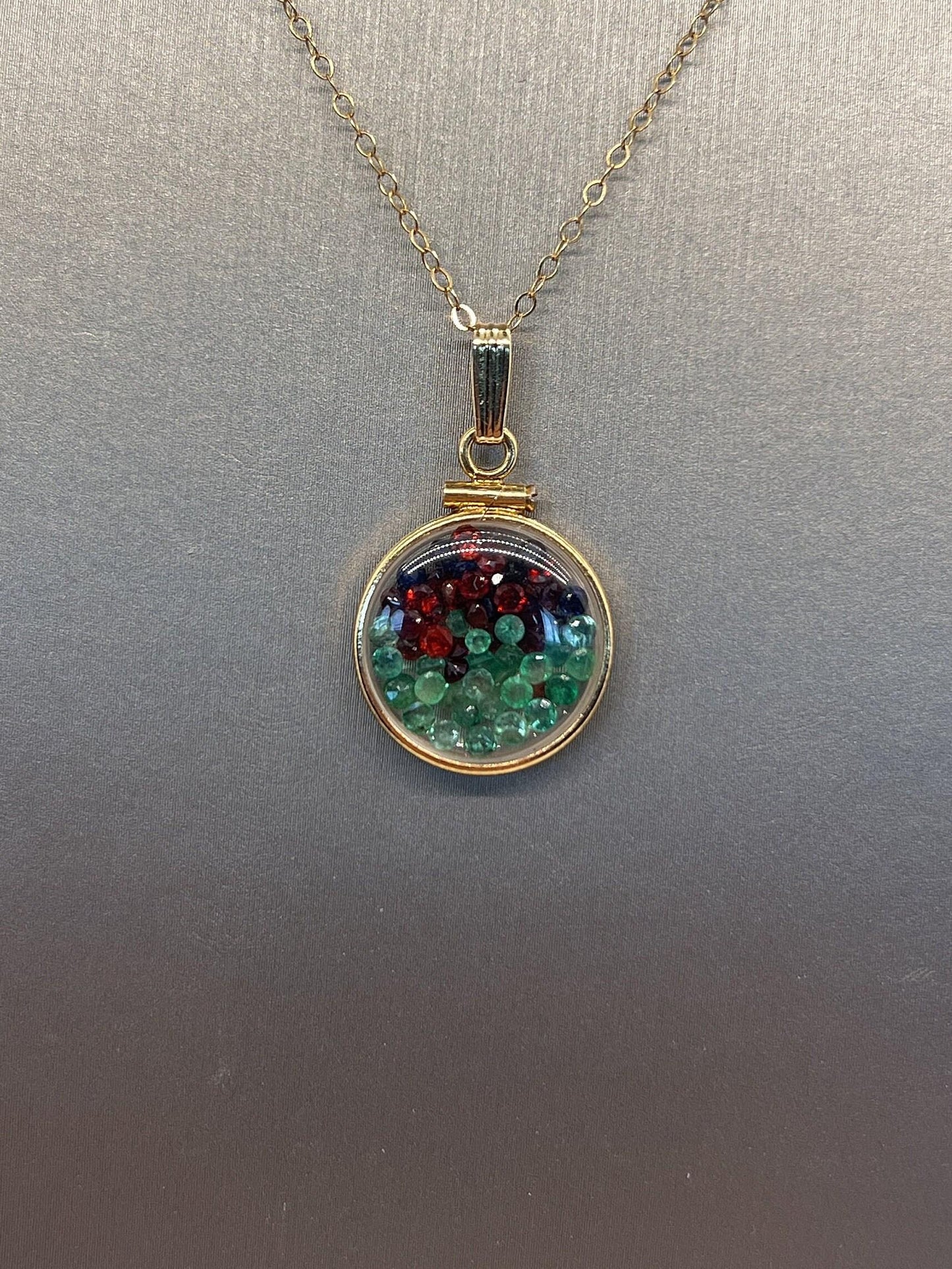 Solid 14k gold lucite handmade 4.4 tcw mix of garnet, emerald, sapphire shaker locket. round cut colorful gems. artistic series- beautiful