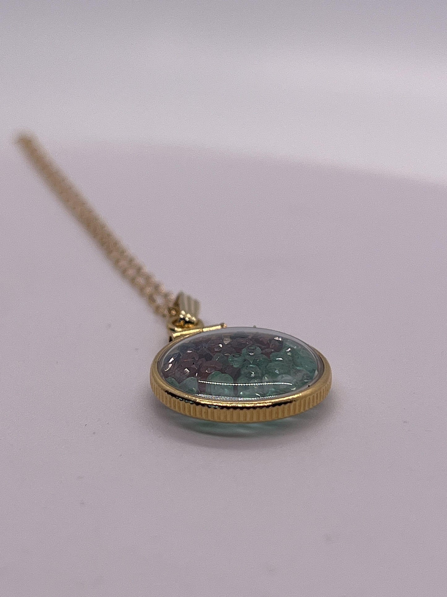 Solid 14k gold lucite handmade 4.4 tcw mix of garnet, emerald, sapphire shaker locket. round cut colorful gems. artistic series- beautiful