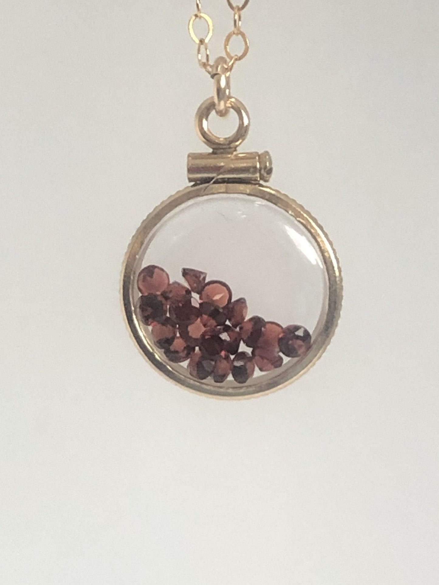 Handmade garnet shaker locket,14k gold filled w/ 0.85 tcw beautiful genuine gems, january birthstone make one for your mother's day, ask me