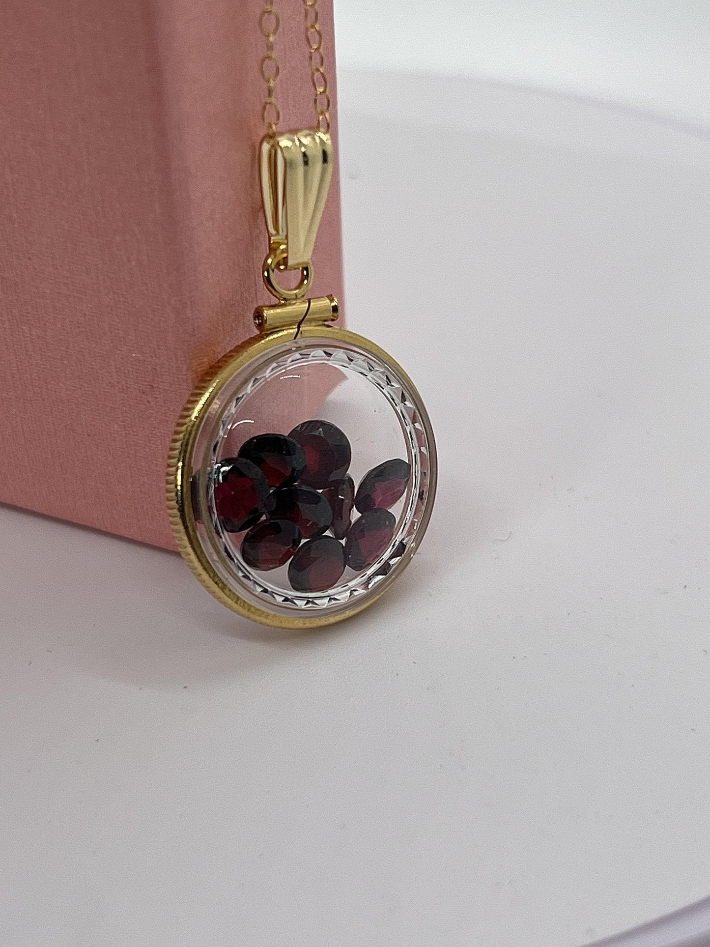 Solid 14k gold lucite  diamond edge handmade 5.85 tcw garnet shaker locket.