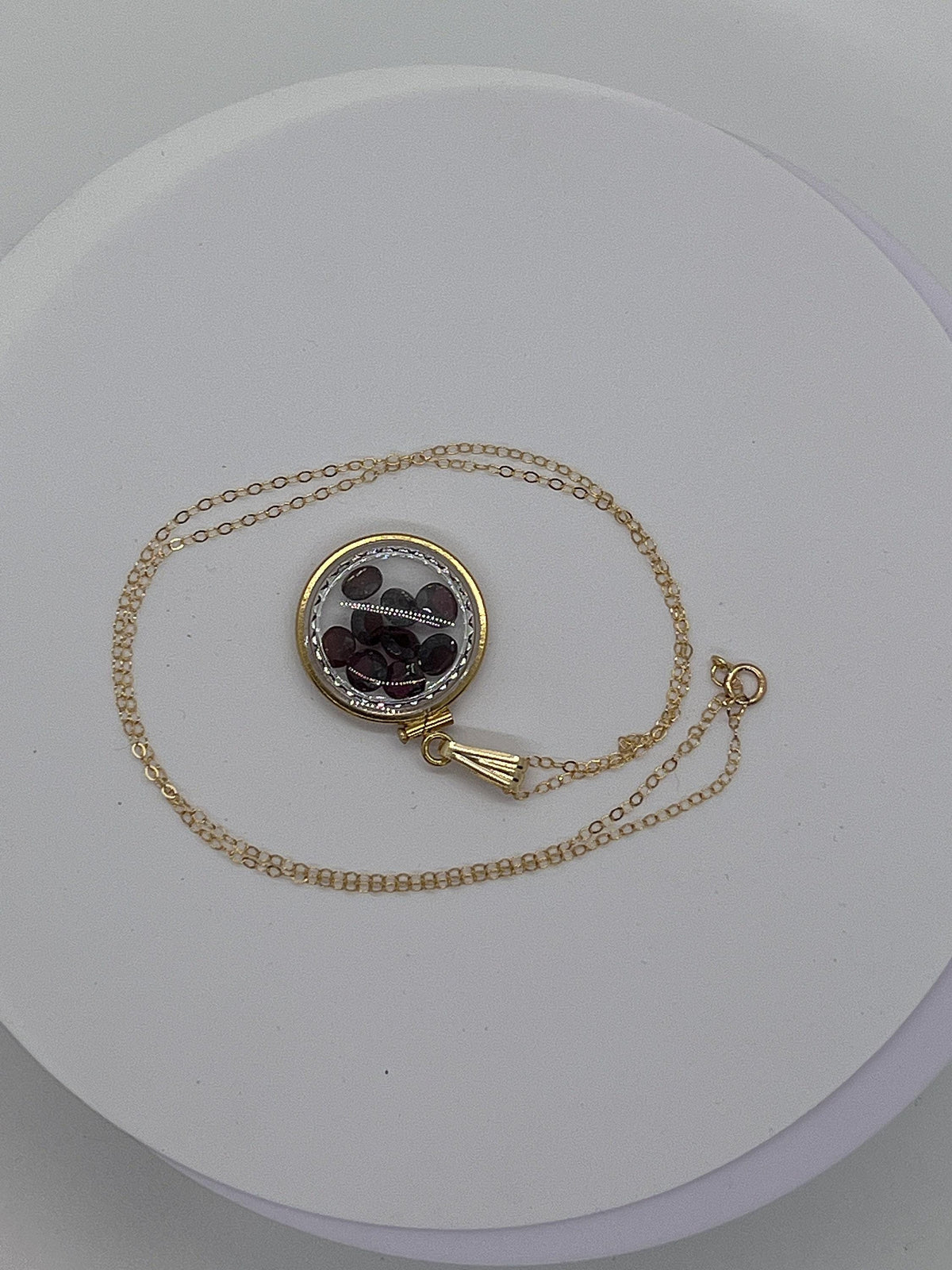 Solid 14k gold lucite  diamond edge handmade 5.85 tcw garnet shaker locket.