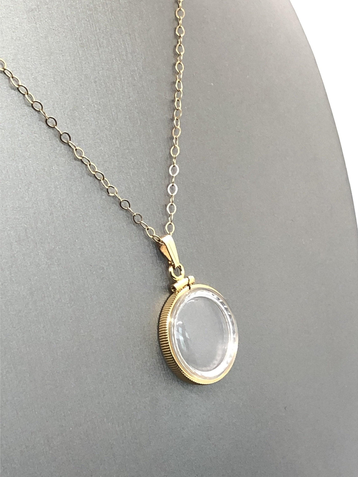 Solid 14k gold lucite  diamond edge handmade 5.85 tcw garnet shaker locket.