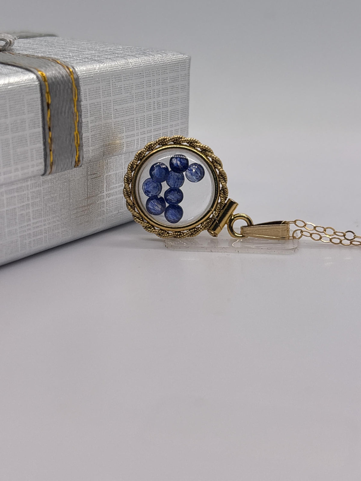 Handmade 12.5 mm 14k gold filled gemstone  shaker locket with twisted rope edge bezel, 0.75 cttw. blue saphire, birthstone september