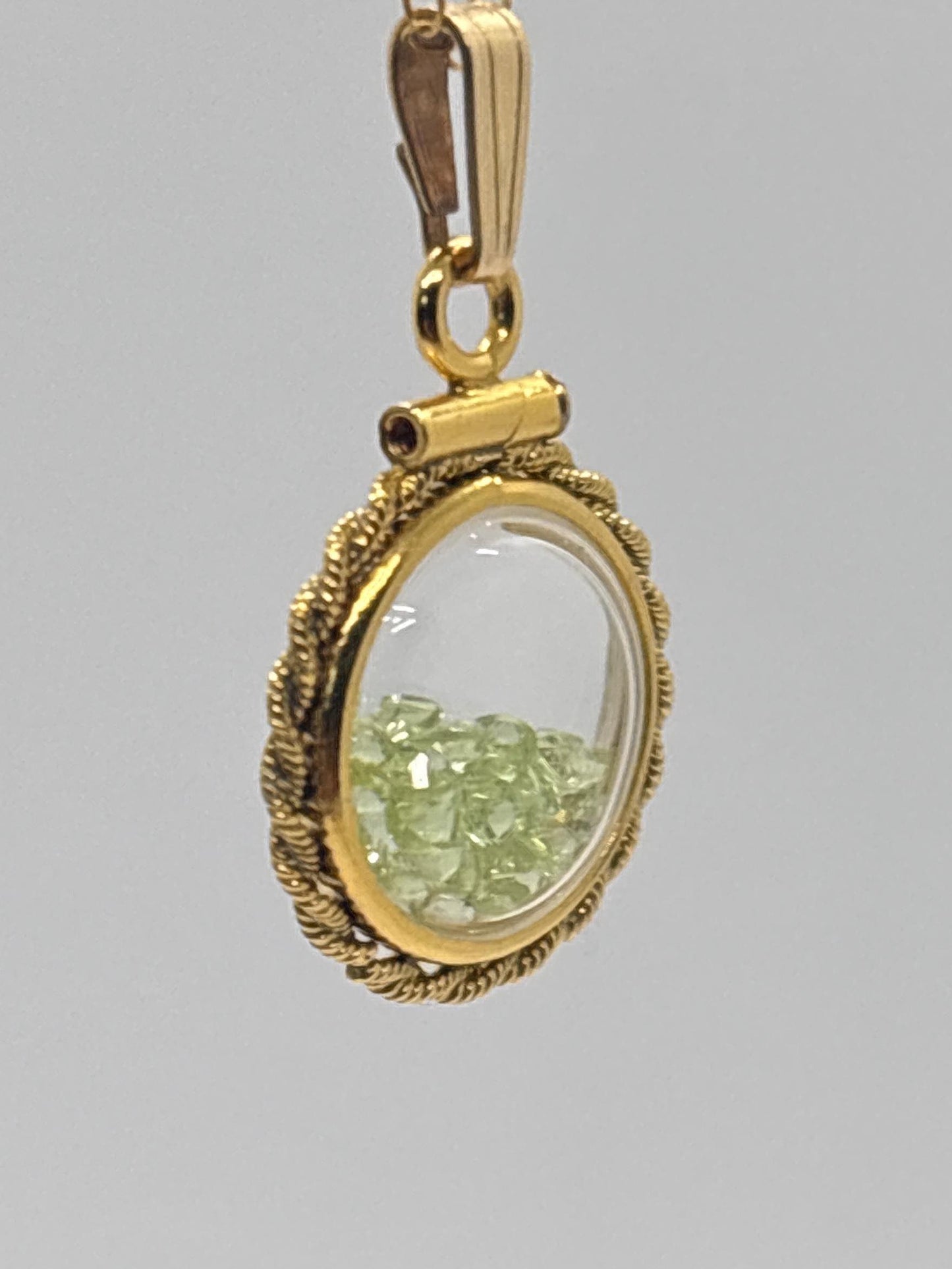 Handmade 12.5 mm 14k gold filled gemstone  shaker locket with twisted rope edge bezel, 0.75 cttw. green peridot, birthstone august