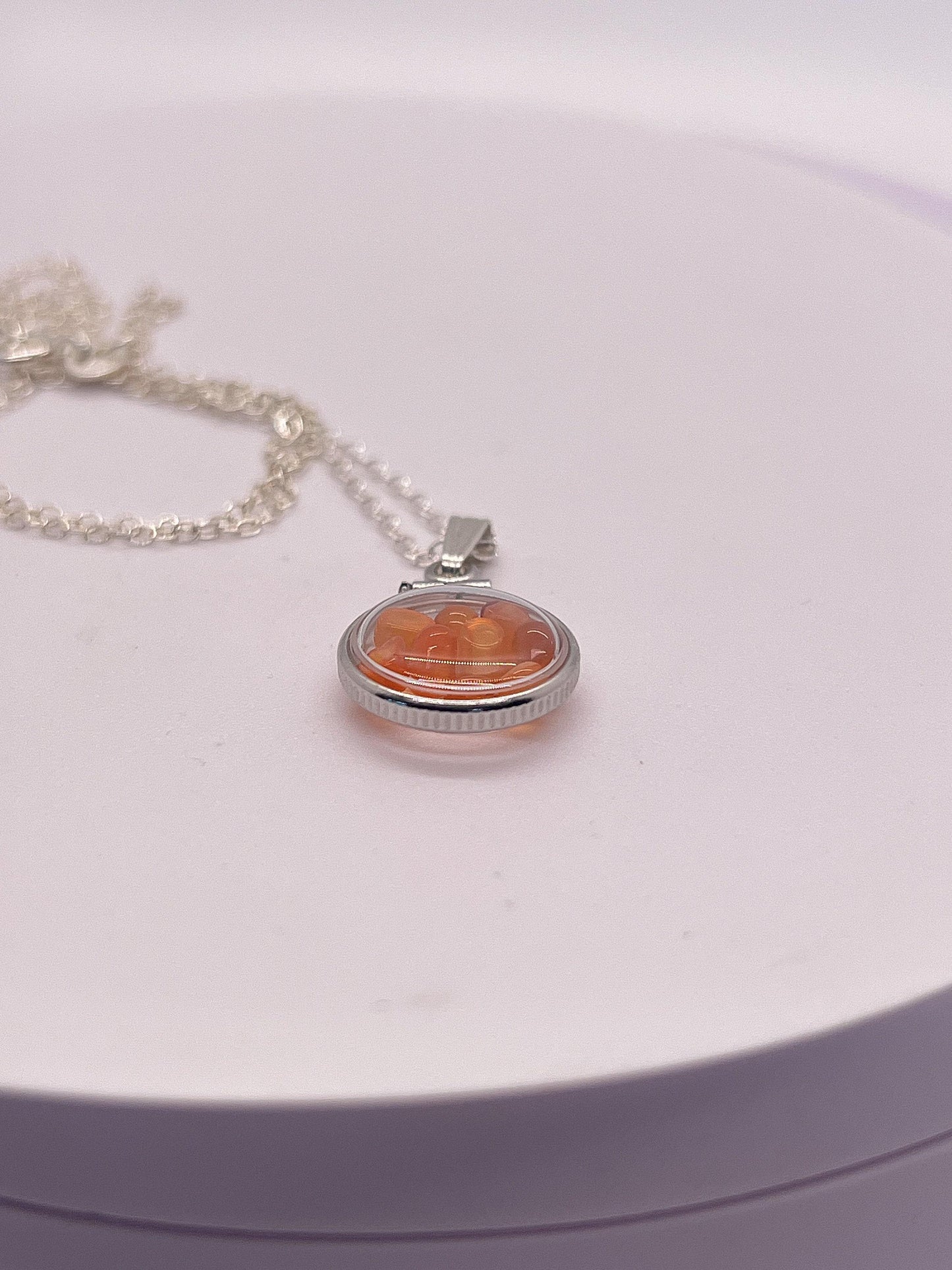 Handmade diminutive sterling silver carnelian shaker locket lucite view locket, necklace, beautiful natural orange cabochons. 1.25 tcw