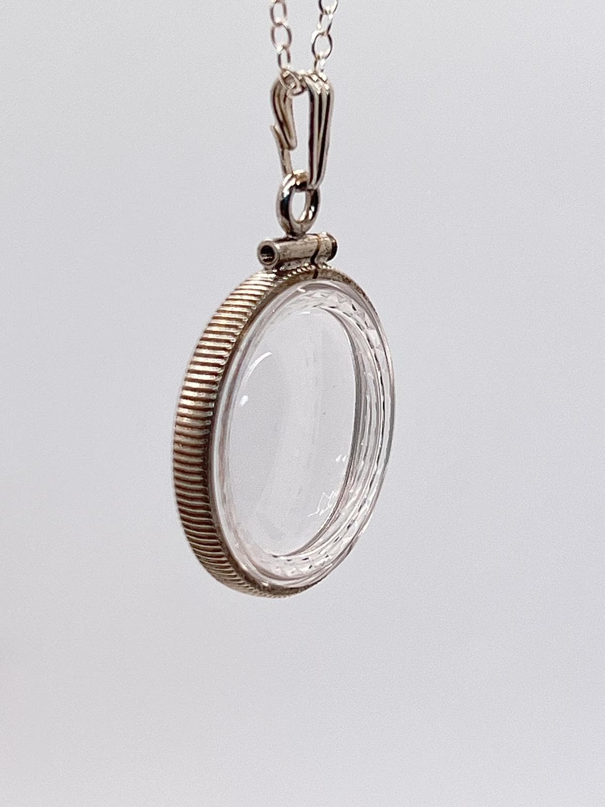 Empty customizable nickel size sterling silver lucite shaker locket diamond edge