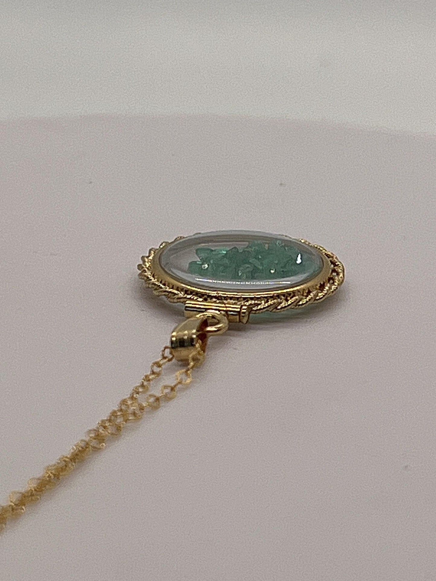 Hand made 21 mm nickel size 14k gold filled lucite emerald shaker locket with rope edge,necklace, beautiful may birthstone.