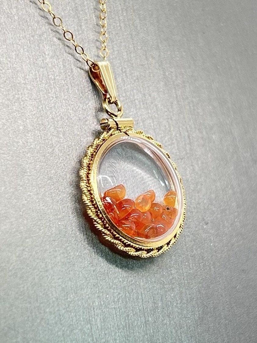 Handmade nickle sized carnelian rope edge gold filled shaker locket, 2.070 ctw round carnelian cabochons.