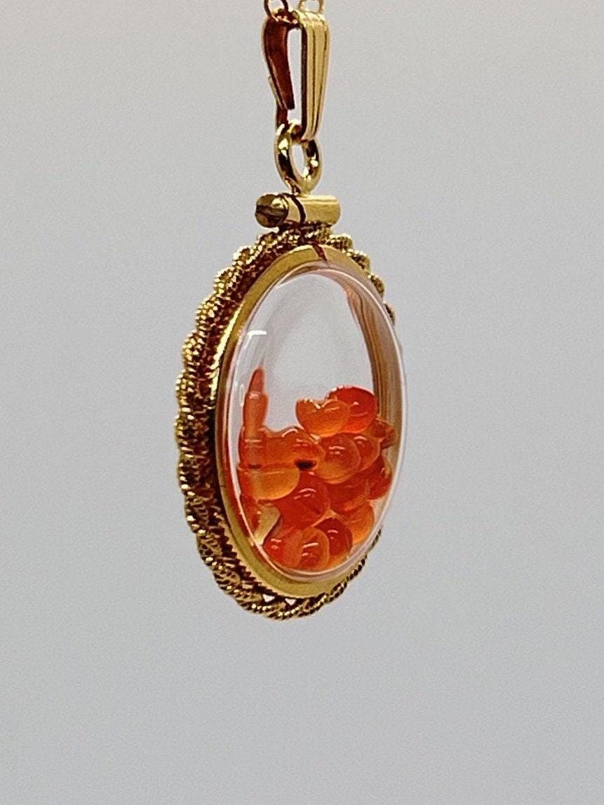 Handmade nickle sized carnelian rope edge gold filled shaker locket, 2.070 ctw round carnelian cabochons.