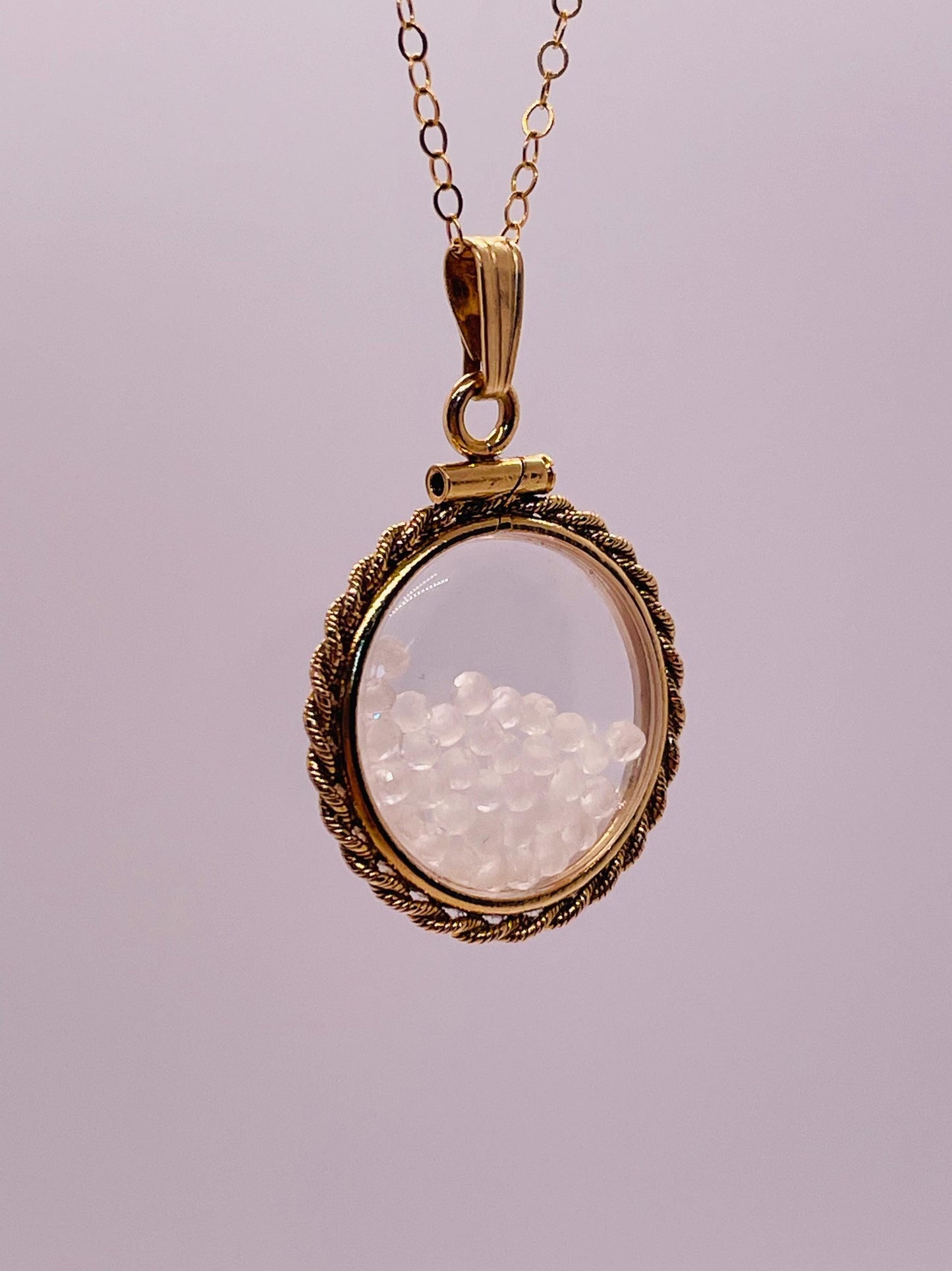 Hand made 21 mm nickel size 14k gold filled lucite genuine labradorite shaker locket with rope edge and  beautiful bead crystals.