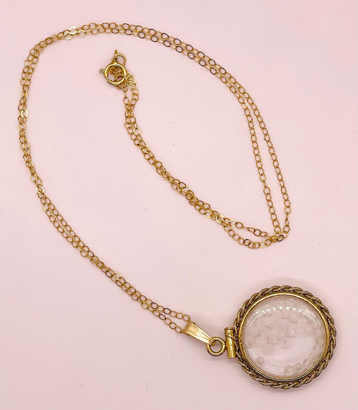 Hand made 21 mm nickel size 14k gold filled lucite genuine labradorite shaker locket with rope edge and  beautiful bead crystals.
