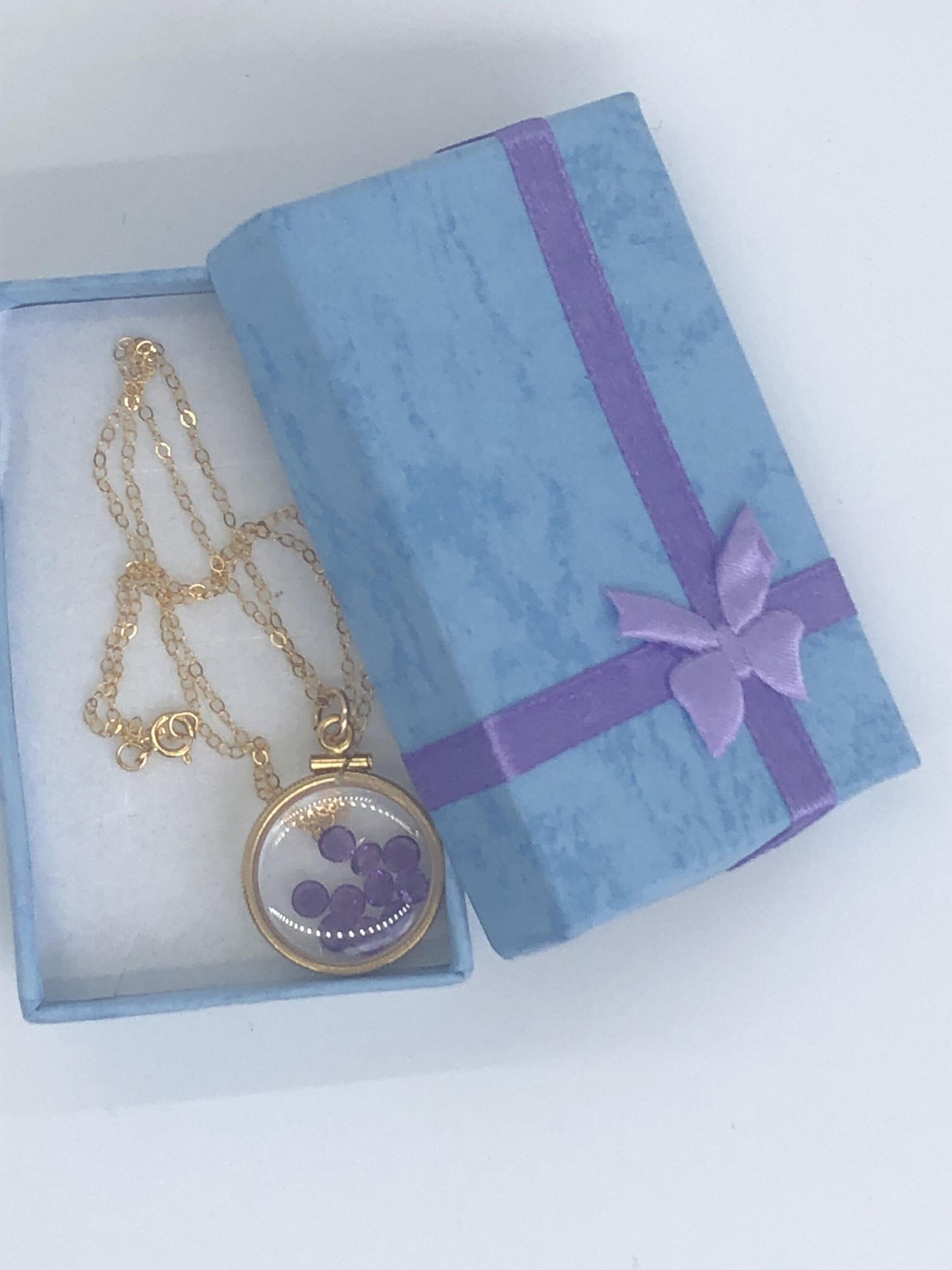 Handmade amethyst shaker locket 20mm, gold filled locket,  2.9  tcw, february birthstone make one for your mom for mother's day, ask me