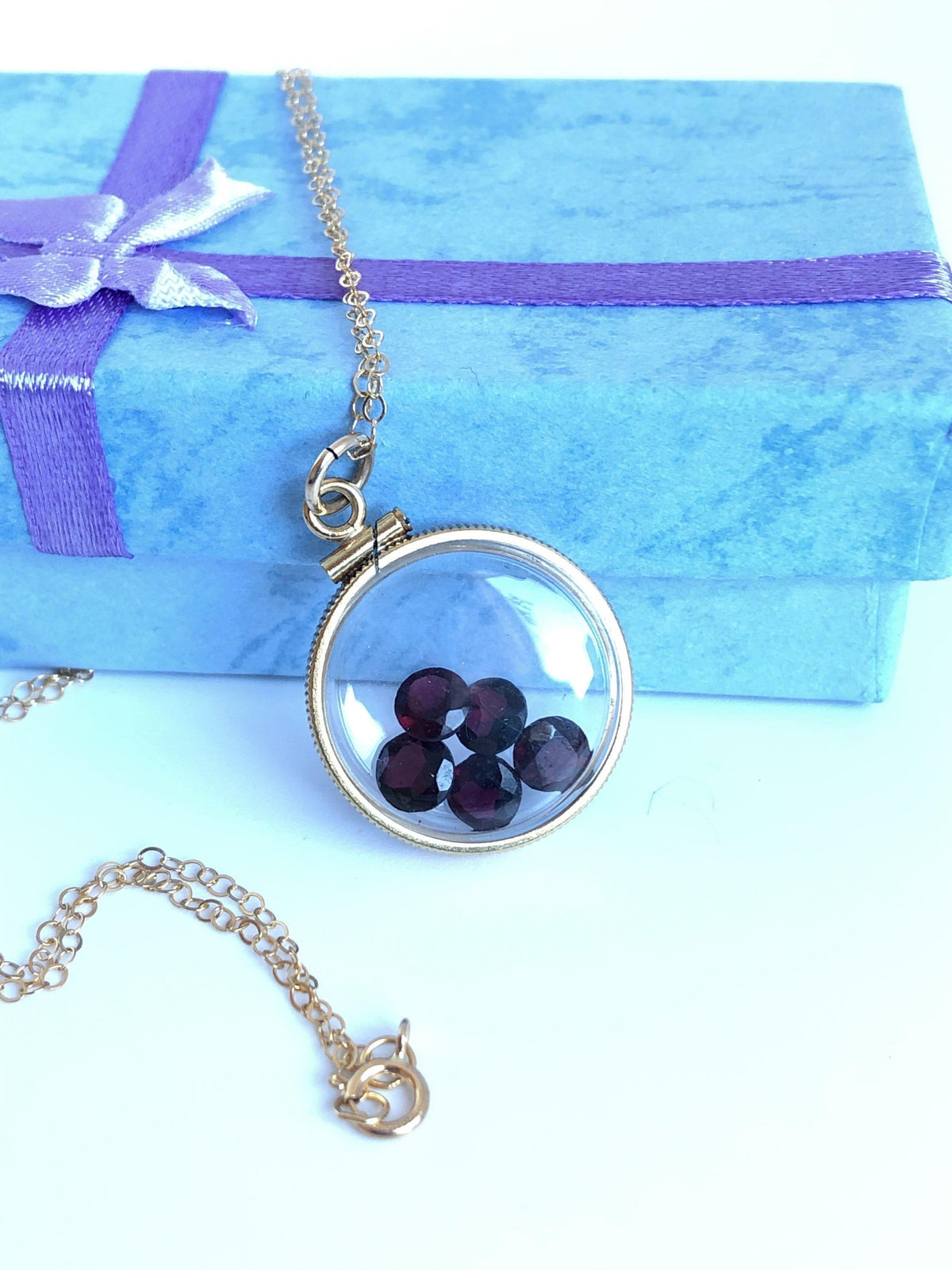 Handmade garnet shaker locket, 14k gold filled w/ 3.55 ctw genuine gems. january birthstone customize one for your mother's day? ask me