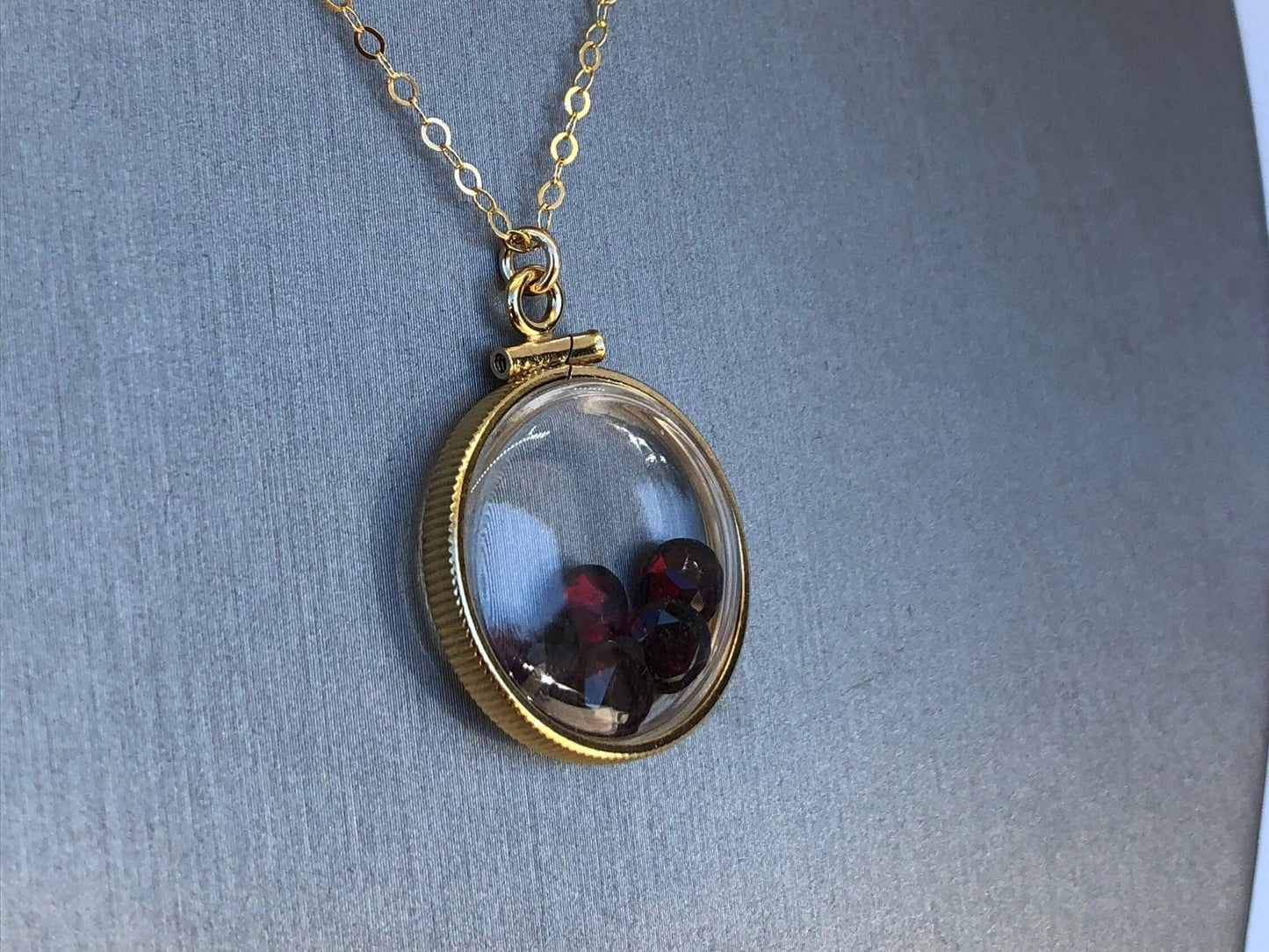 Handmade garnet shaker locket, 14k gold filled w/ 3.55 ctw genuine gems. january birthstone customize one for your mother's day? ask me