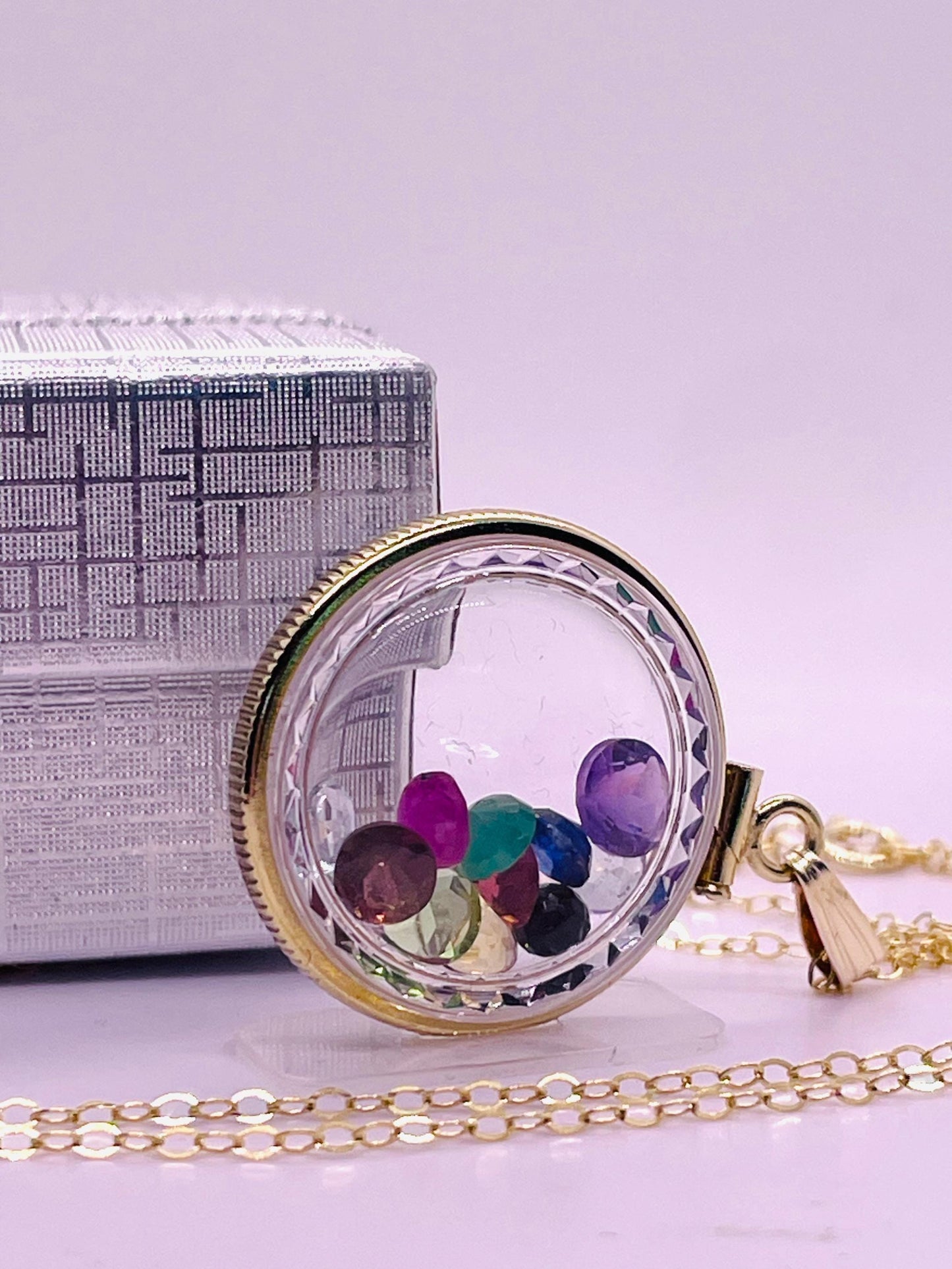 Solid 14k gold lucite diamond edge 22mm shaker locket representing the 12 tribes of israel