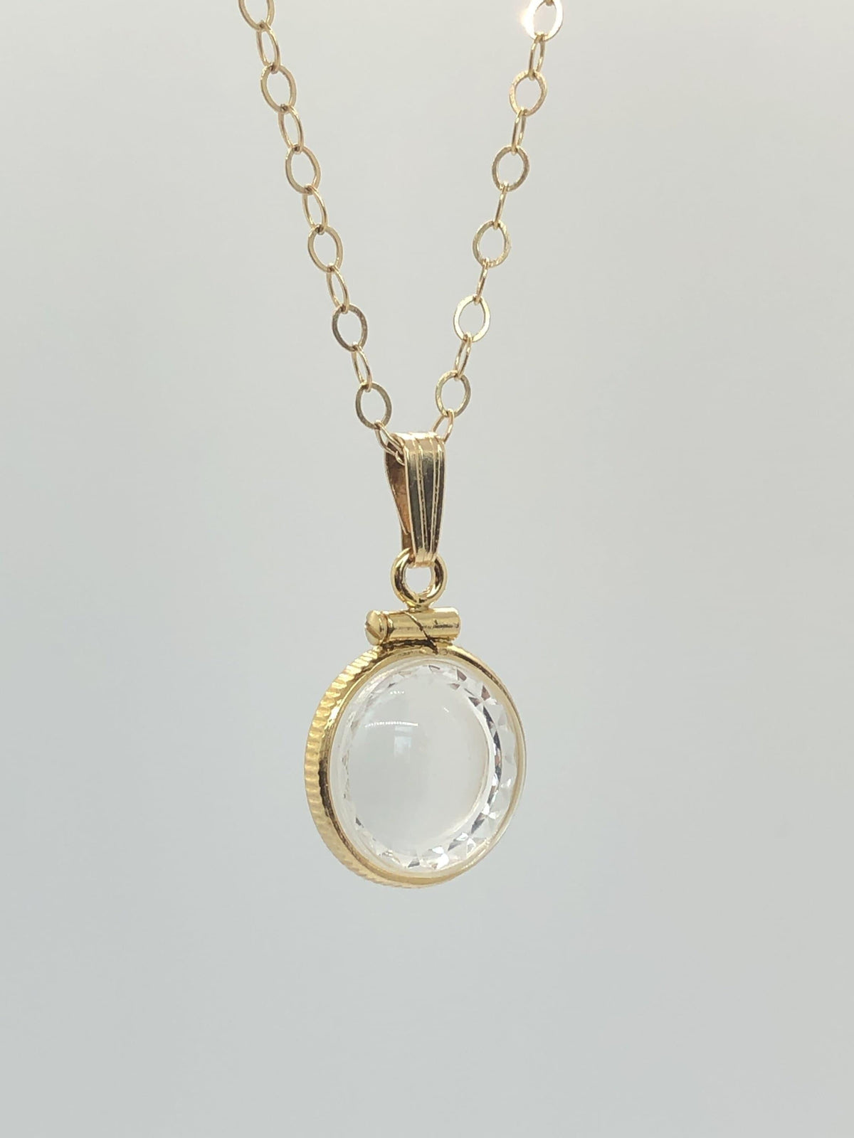 12.5mm 14K Gold-Filled Diamond-Edge Shaker Locket for Tiny Keepsakes