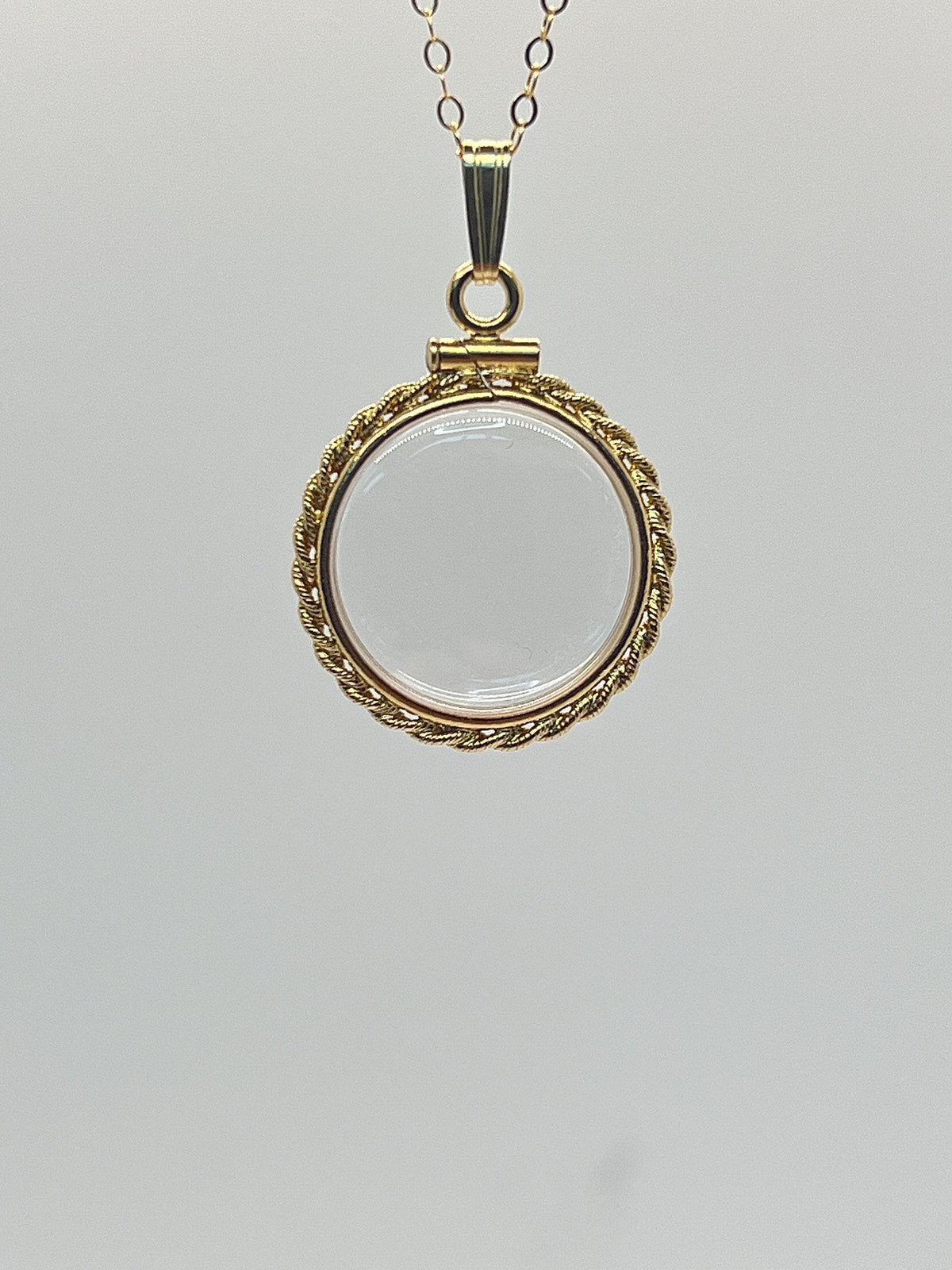Empty hand made 21 mm 14k gold filled lucite shaker locket with rope edge w/ free screwdriver waiting for your little treasures, 2-3 mm gems