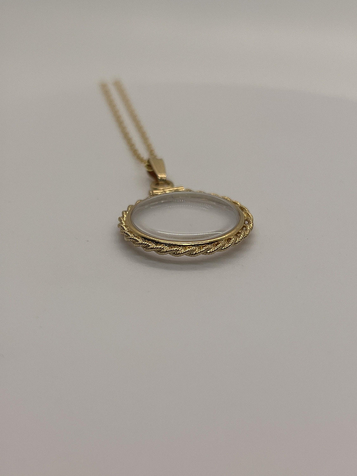 Empty hand made 21 mm 14k gold filled lucite shaker locket with rope edge w/ free screwdriver waiting for your little treasures, 2-3 mm gems