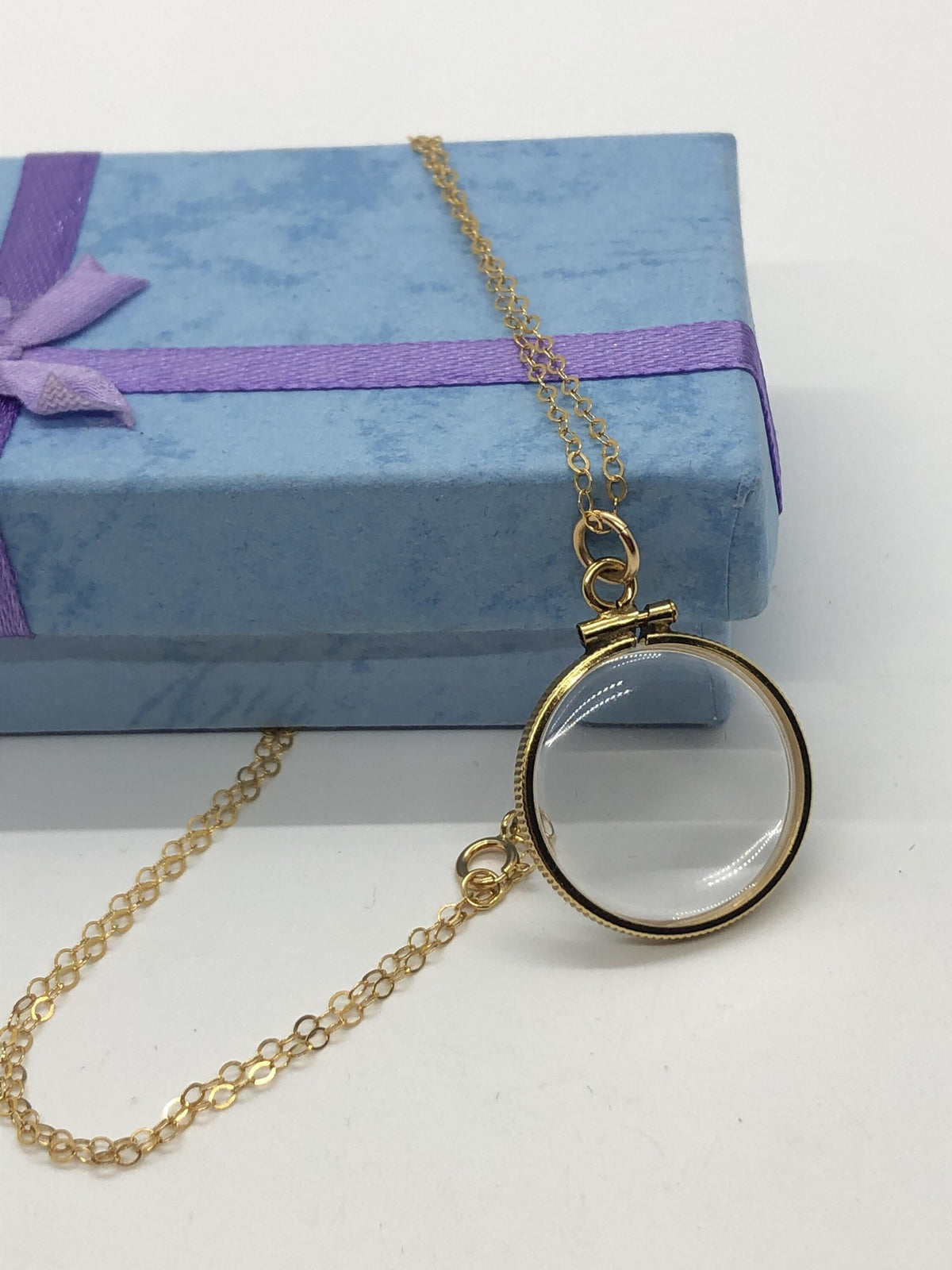 Empty vintage 12k gold filled locket, 20 mm, new old stock with chain free small screwdriver included!