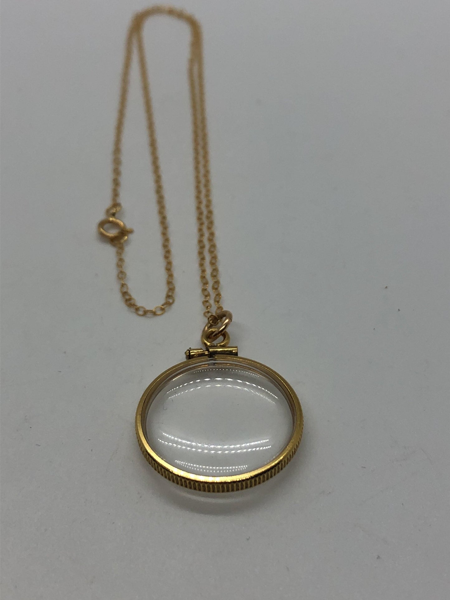 Empty vintage 12k gold filled locket, 20 mm, new old stock with chain free small screwdriver included!