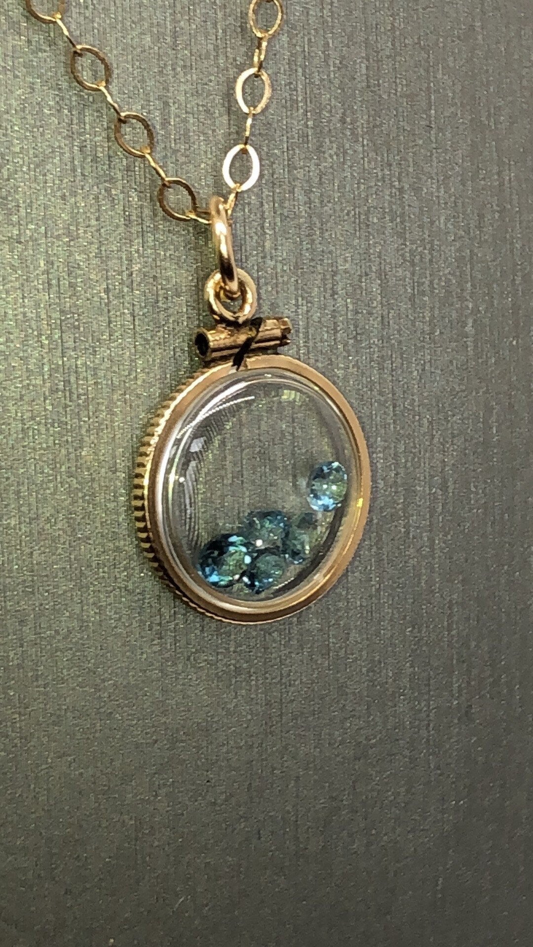 Vintage Topaz Shaker Locket 12k gold filled with five beautiful faceted genuine round cut 3mm gemstones, November birthstone New Old Stock