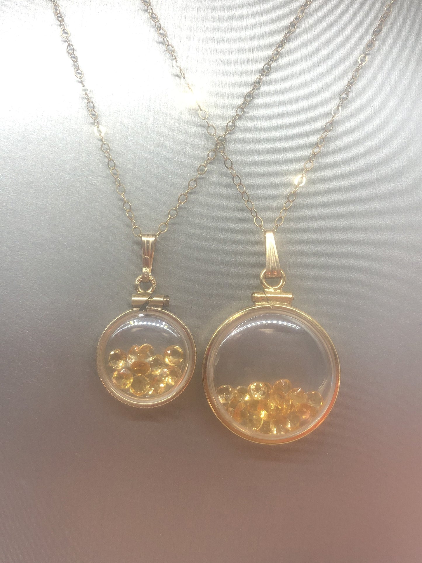 Vintage Citrine shaker Locket 12k gold filled, 50 year old New Stock,  20mm or 15 mm,November Birthstone , Mother's Day