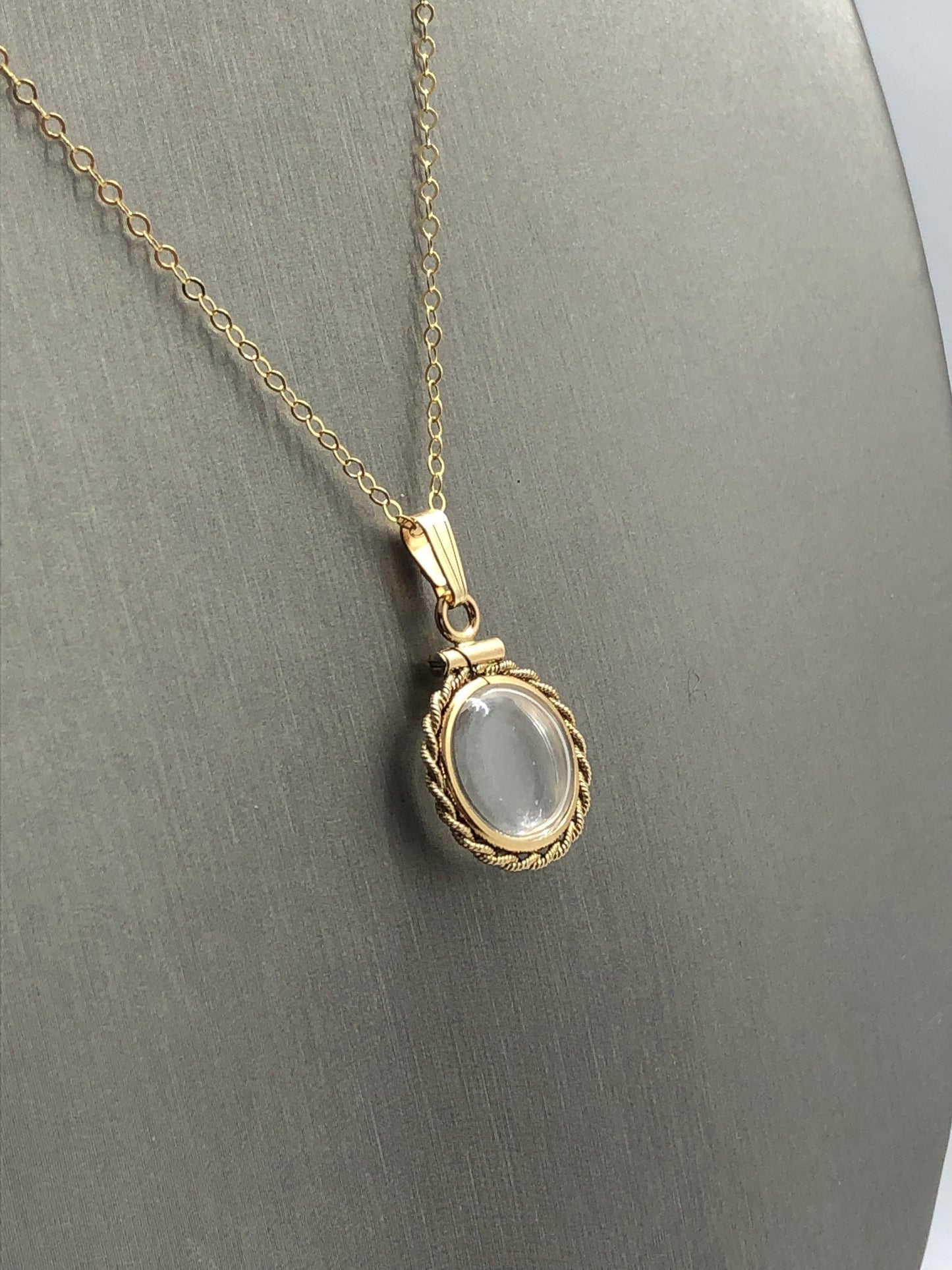 Empty 12.5 mm Handmade 14k gold filled shaker locket with twisted rope addition FREE SCREWDRIVER INCLUDED , waiting for your small treasures