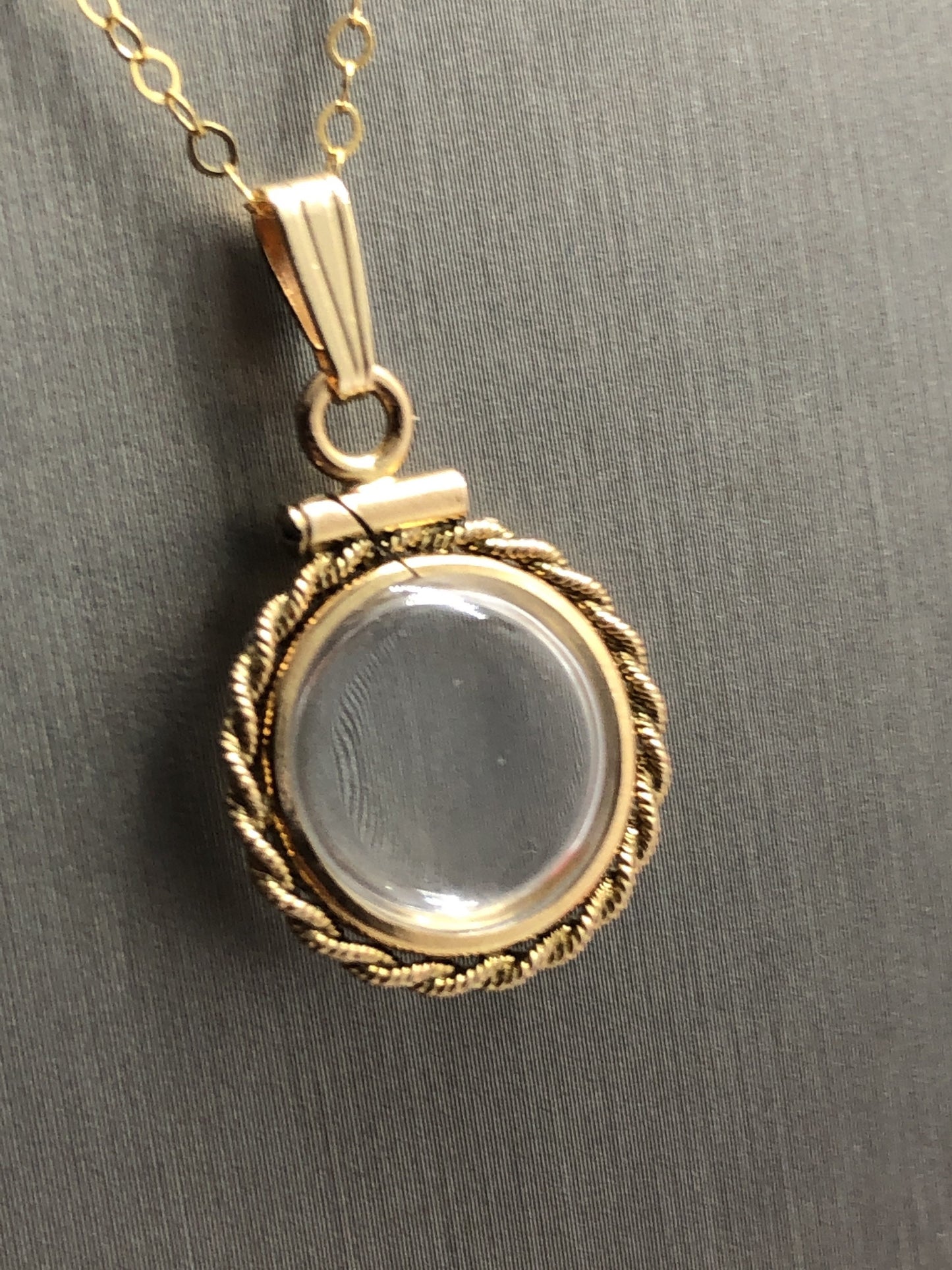 Empty 12.5 mm Handmade 14k gold filled shaker locket with twisted rope addition FREE SCREWDRIVER INCLUDED , waiting for your small treasures