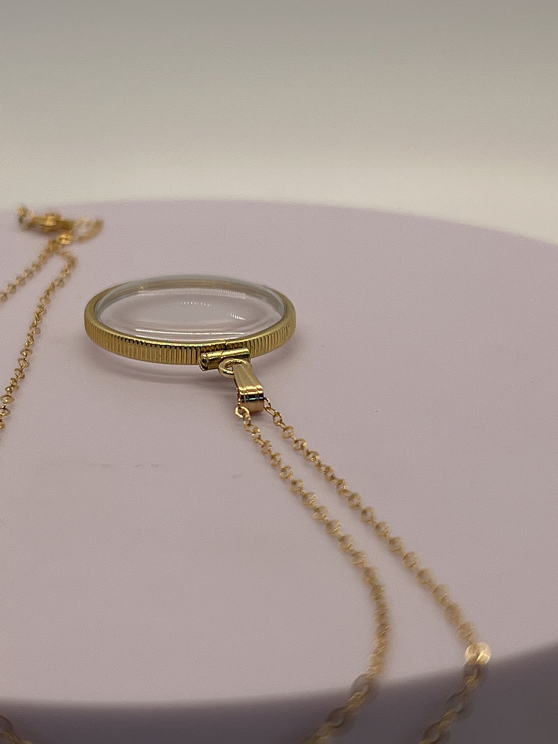 25mm 14K Gold-Filled Shaker Locket detail