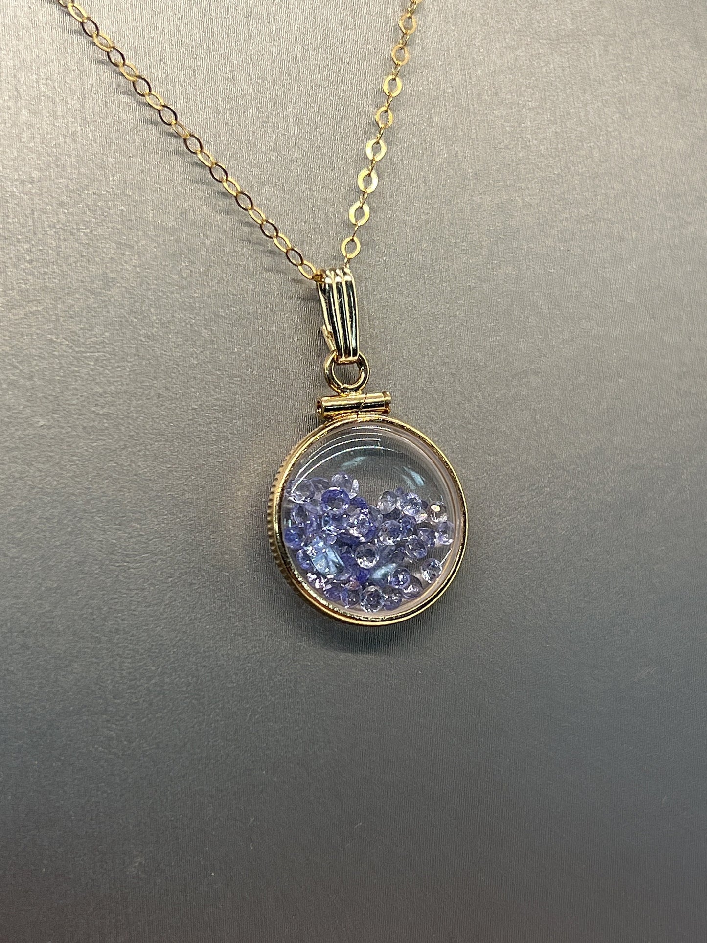14k solid gold Tanzanite  16.5mm Handmade shaker Locket 1.75 CTW