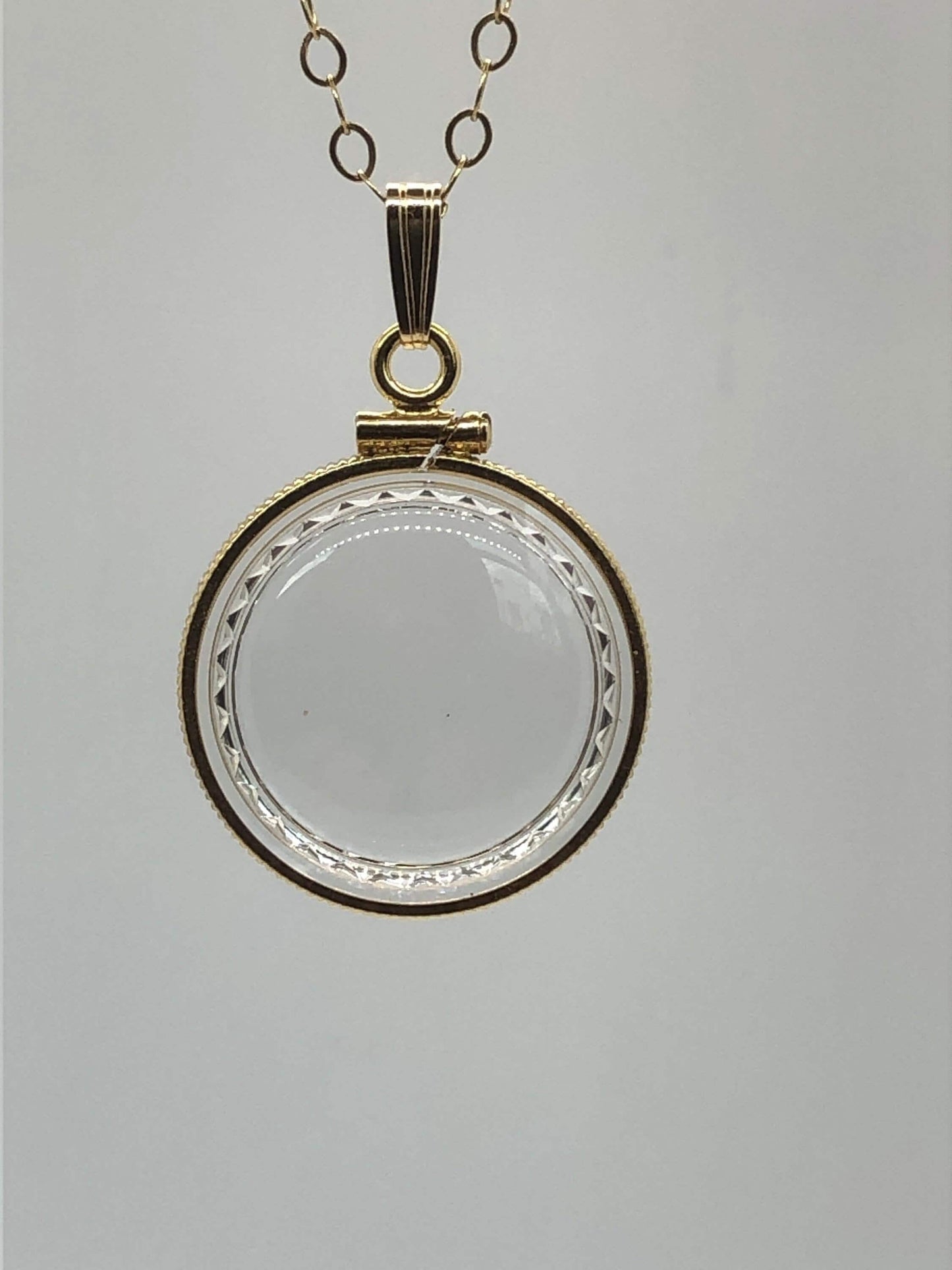 20mm 14K Gold-Filled Diamond-Edge Shaker Locket for Keepsakes