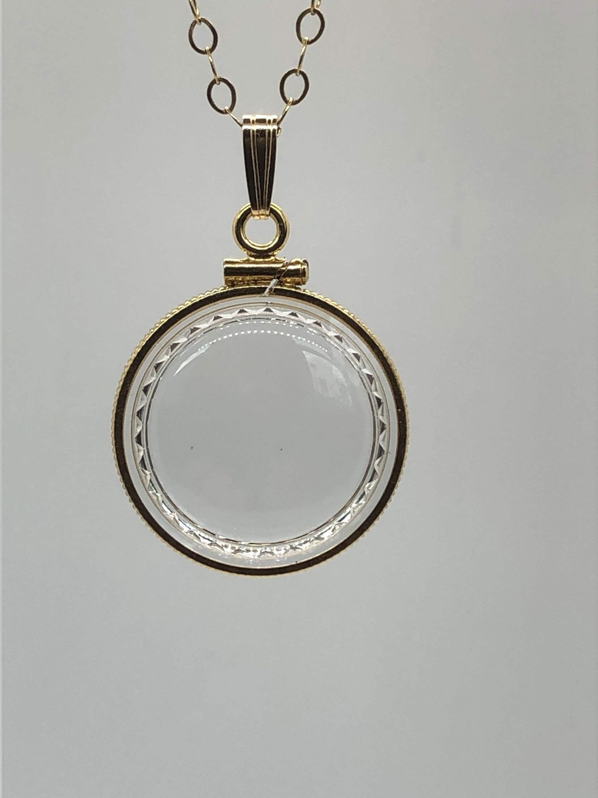 20mm 14K Gold-Filled Diamond-Edge Shaker Locket for Keepsakes