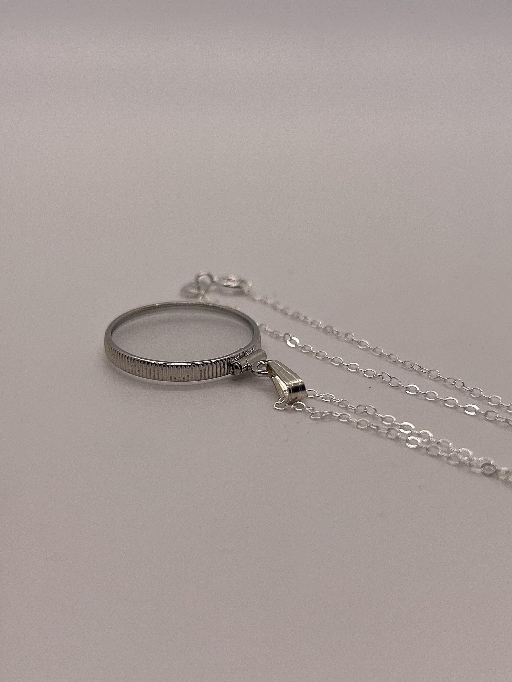 20mm Sterling Silver Mineral-Glass Shaker Locket for Keepsakes detail