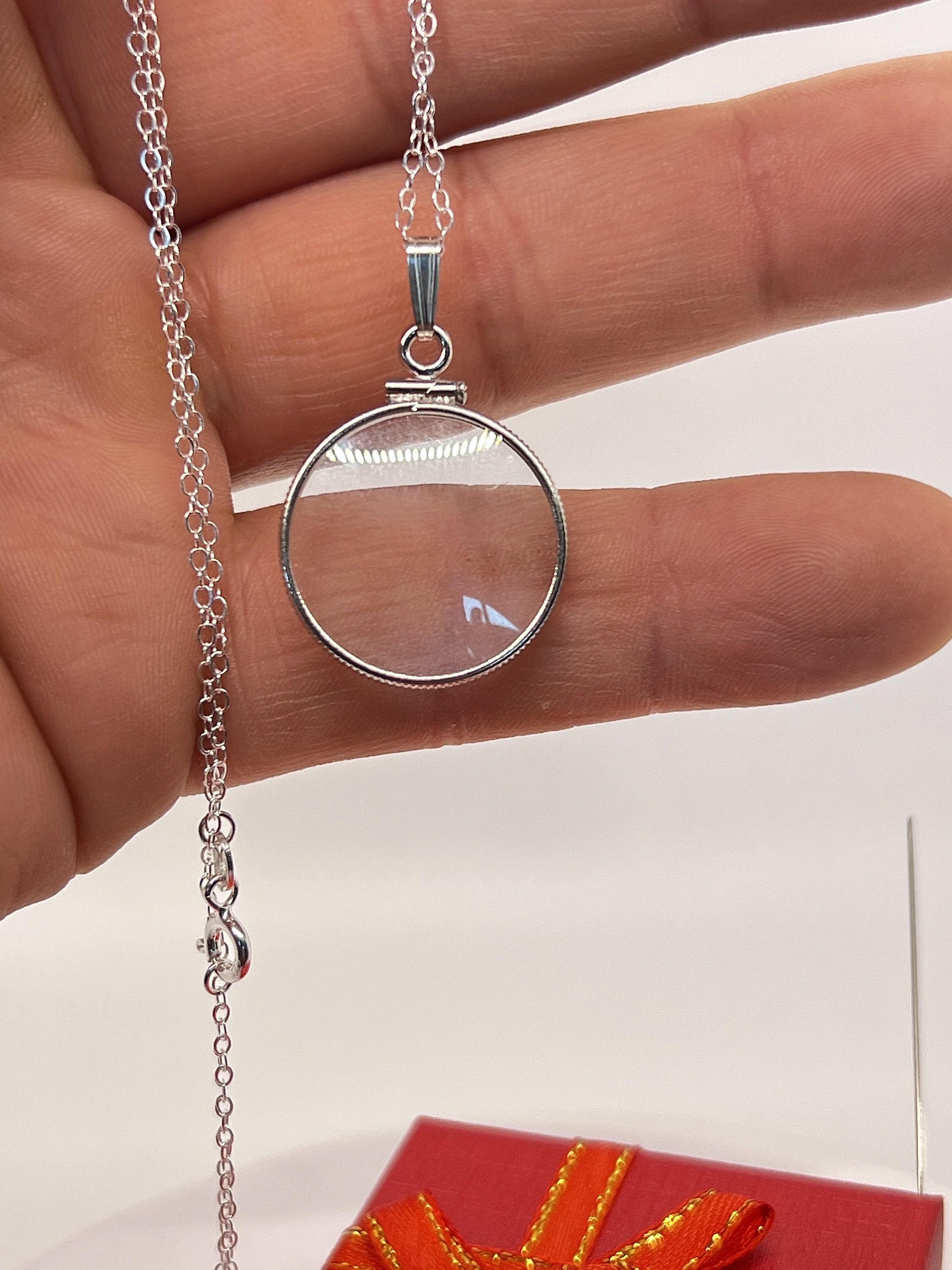 20mm Sterling Silver Mineral-Glass Shaker Locket for Keepsakes detail
