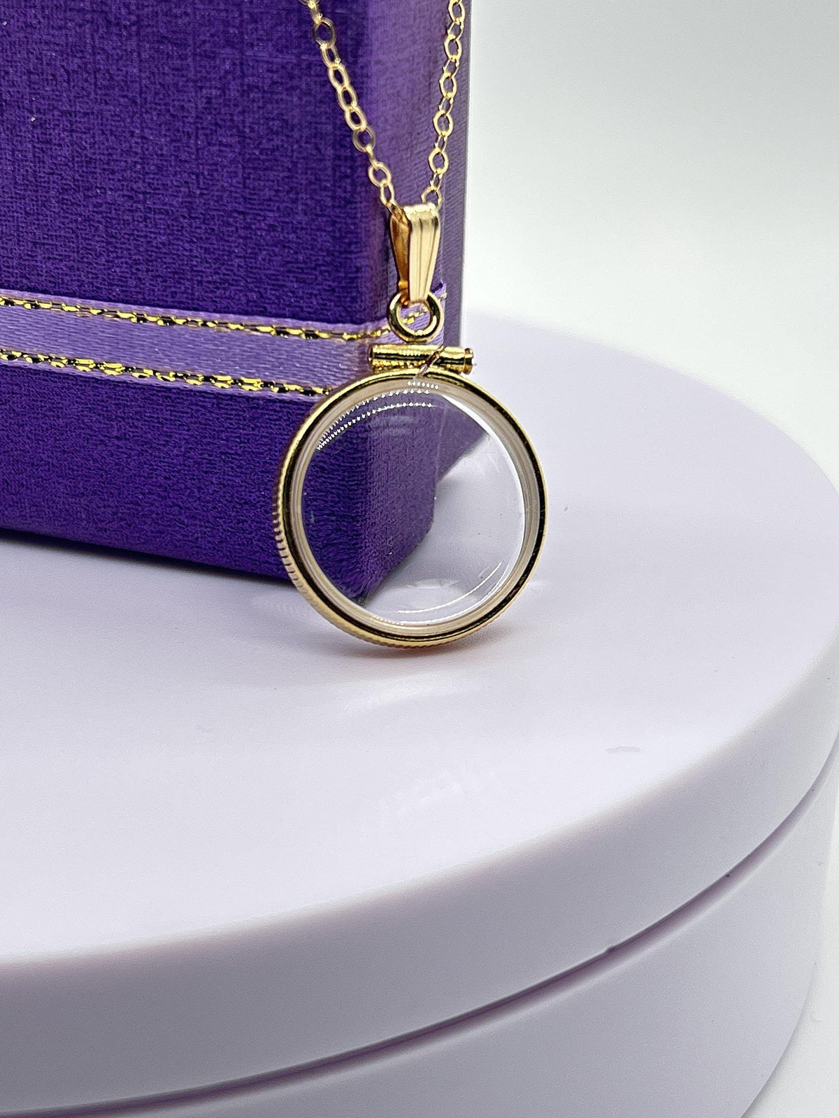 20mm 14K Gold-Filled Penny-Size Shaker Locket for Keepsakes