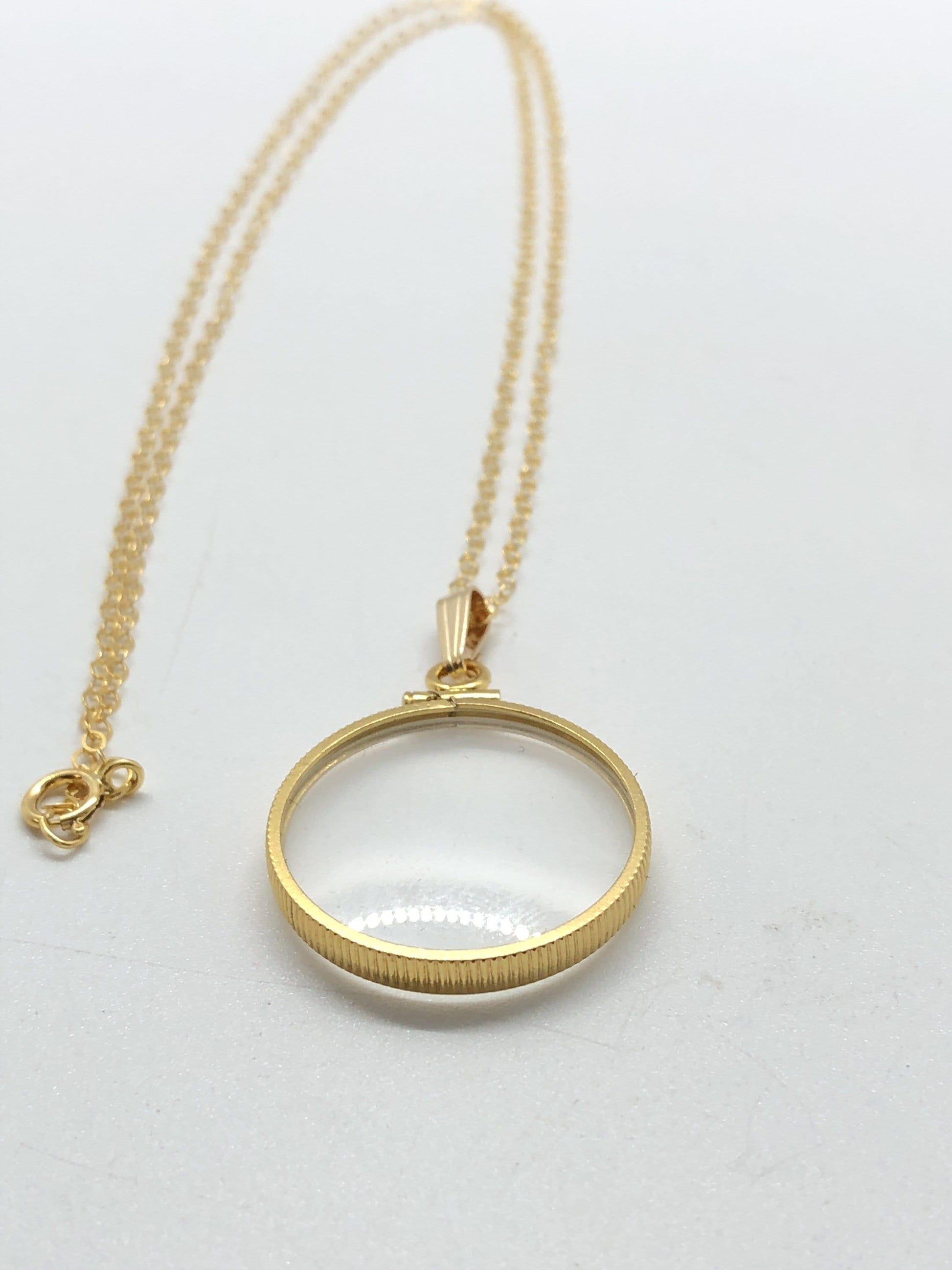 20mm 14K Gold-Filled Mineral-Glass Shaker Locket for Keepsakes detail