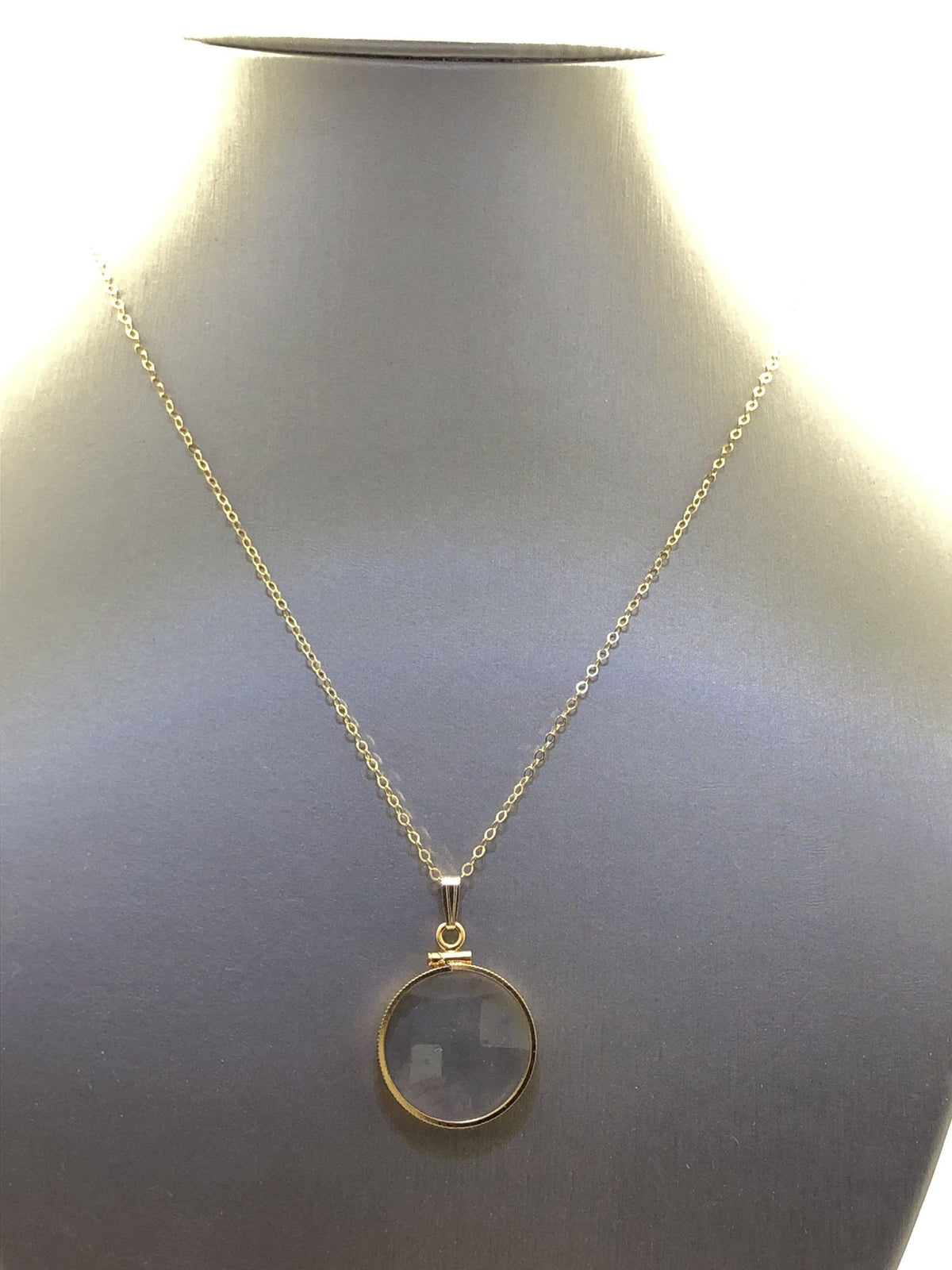 20mm 14K Gold-Filled Mineral-Glass Shaker Locket for Keepsakes detail