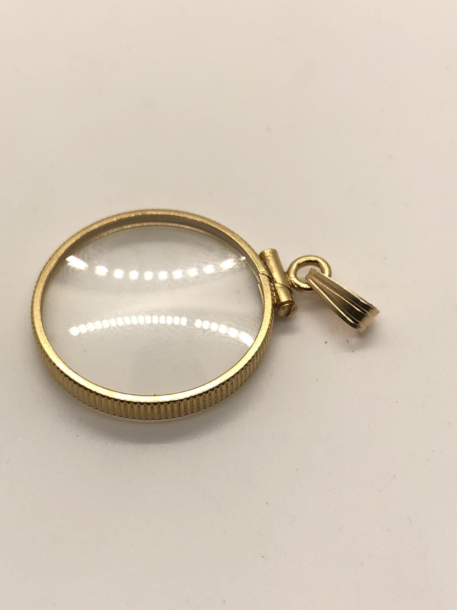 20mm 14K Gold-Filled Mineral-Glass Shaker Locket for Keepsakes detail